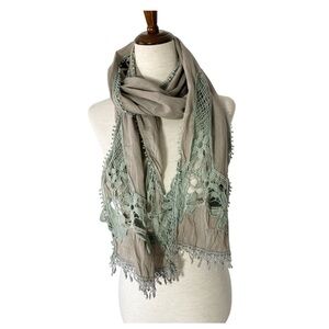 NEW PRETTY PERSUASIONS Scarf